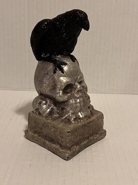Halloween Skull Crow Paperweight Decoration - Gothic Raven Figurine Spooky Decor